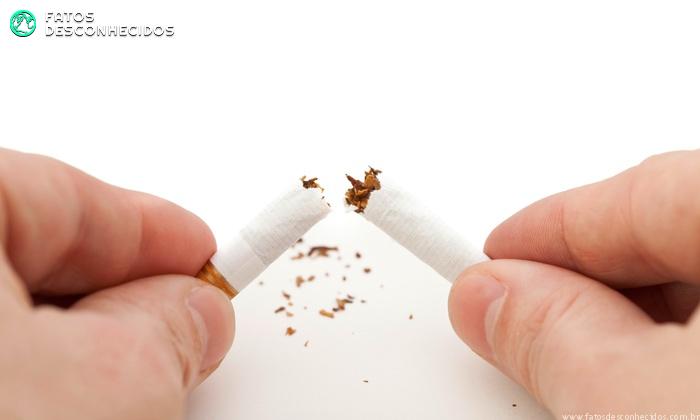 Já que deixar de fumar exercícios do iogue