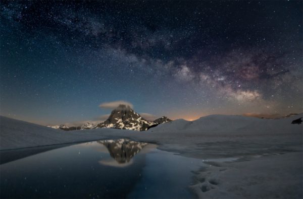 milky way over the mountains