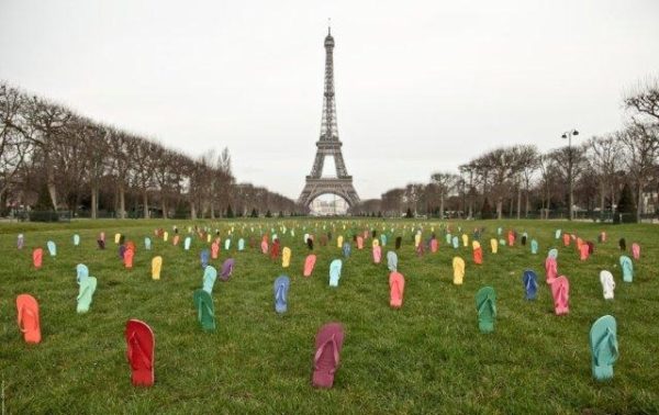 12.-HAVAIANAS-IN-PARIS