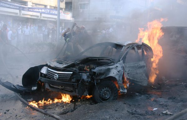 Veja como é a explosão de um carro bomba