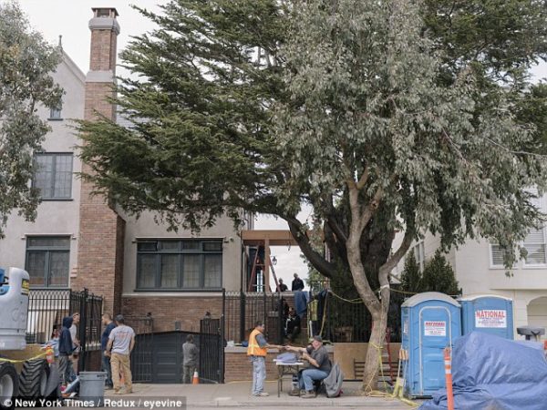 30263AD000000578-3398633-image-a-32_1452742471350