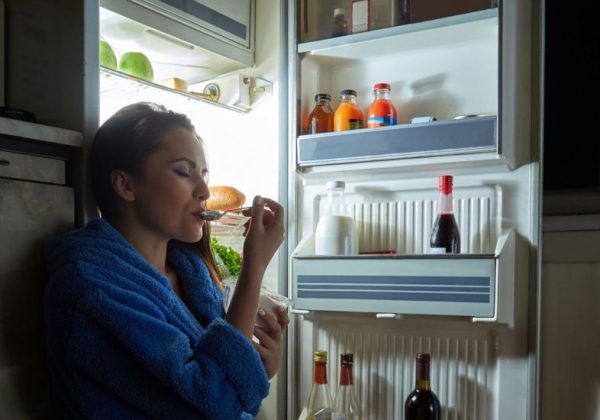 estudo-revela-comer-madrugada-pode-prejudicar-saude_0