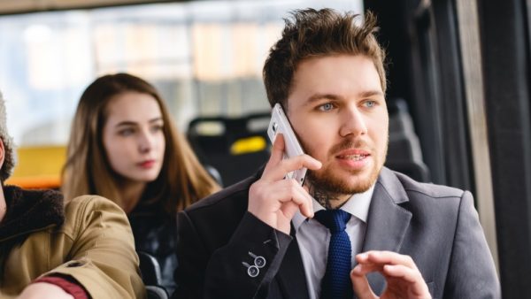 7 coisas que o celular pode causar no seu corpo 7 coisas que o celular pode causar no seu corpo