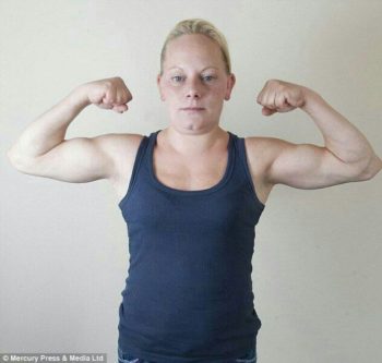 Conheça a mulher com corpo atlético sem praticar exercício