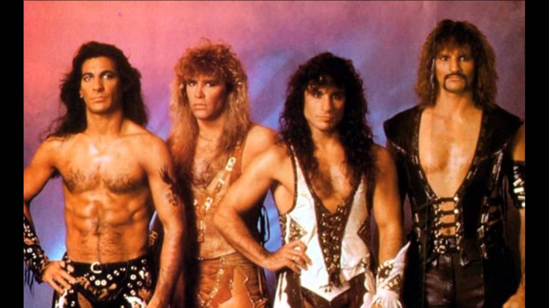 Penteados assustadores que vão te deixar feliz por não viver nos anos 80