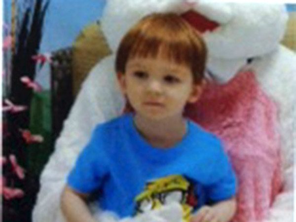 Garoto de 3 anos é espancado até a morte por não comer café da manhã