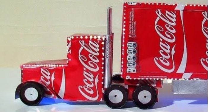 BRINQUEDO. Caminhão COCA COLA em lata. Origem USA. Altu