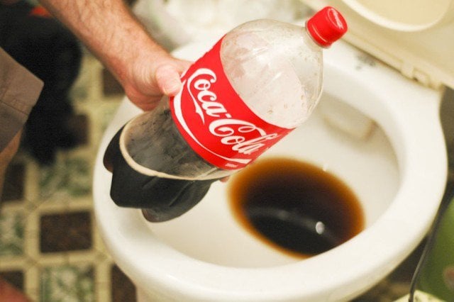 17 USOS DIFERENTES PARA A COCA-COLA 