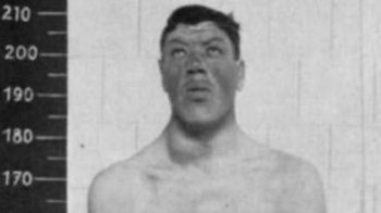 O único homem na história a ser um anão e um gigante durante a vida