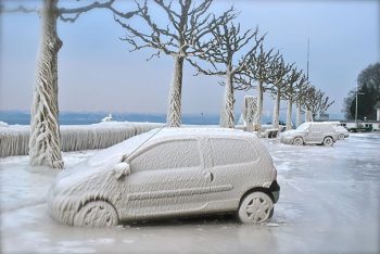 15 curiosas e criativas artes em neve feitas em carros
