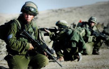 Por que as mulheres não são obrigadas a se alistar no exército?