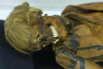 Especialistas reconstituem rosto de múmia de 2500 anos [Vídeo]