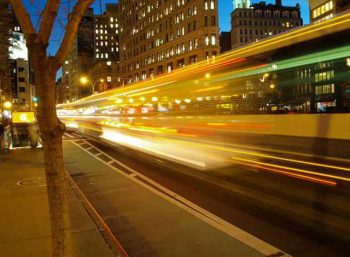 Qual velocidade é mais rápida do som ou da luz?