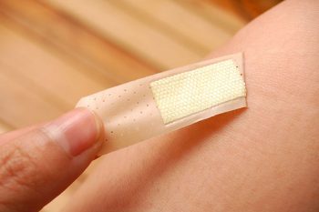 Você usou Band-Aid errado a vida inteira! Entenda o porquê