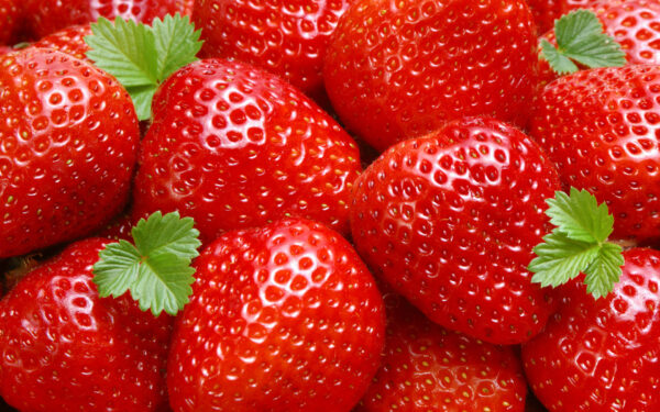 Red-Strawberry-red-34590532-1920-1200
