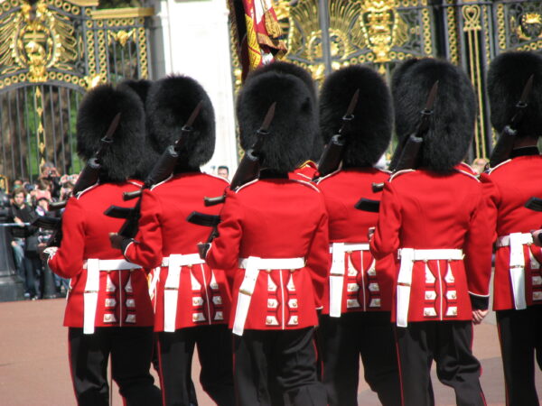 Changing_of_the_Guard,_Buckingham_Palace