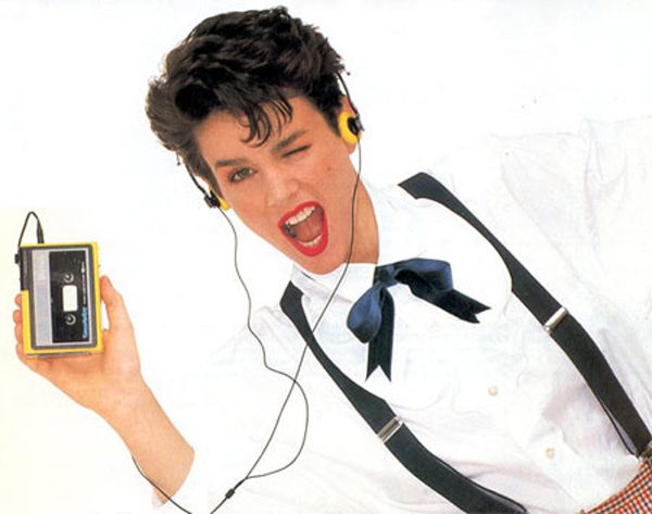 Sony-Walkman-and-the-80s