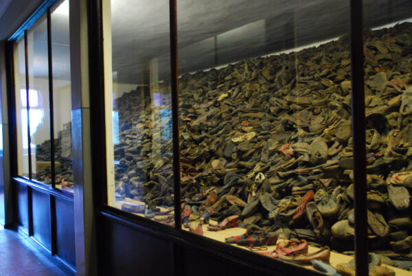 Pile-of-Shoes-Auschwitz