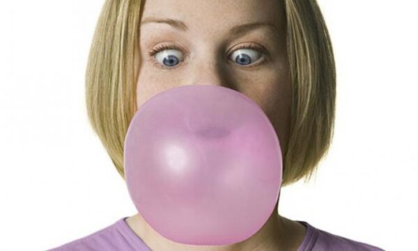 assets-2013_Chewing_gum_good_for_your_brain_520959736