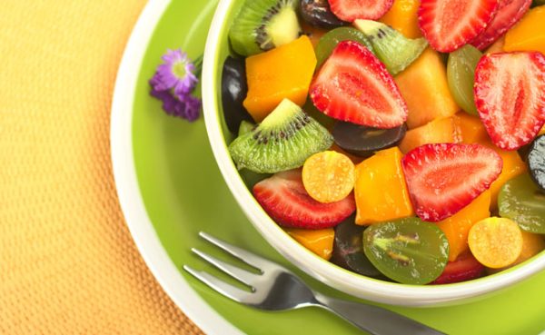 os-beneficios-de-comer-salada-de-frutas1