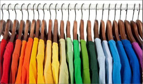 closet-organizado-por-cor