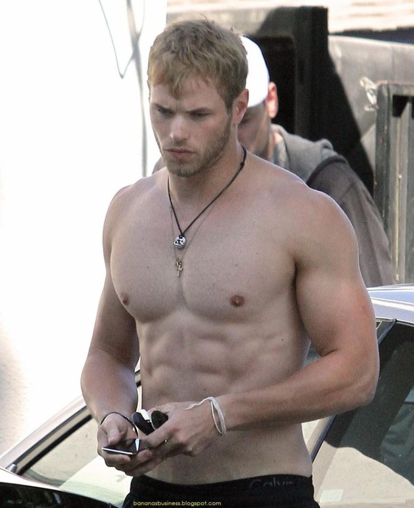 kellan-lutz-abs-of-steel-01