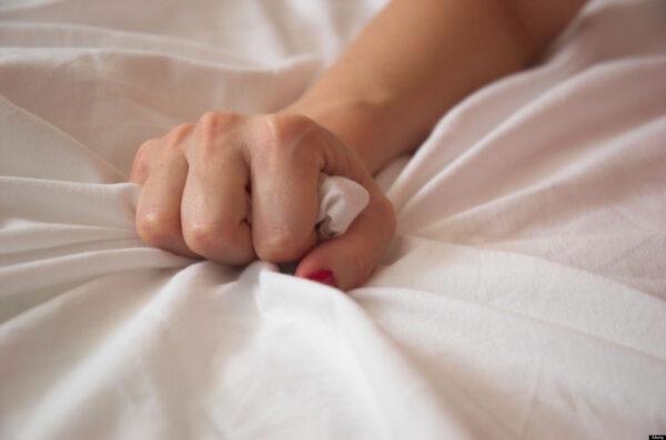 AEEHJ0 Woman s Hand Squeezing Bed Sheet