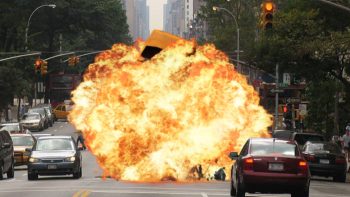 Veja o terrível impacto da explosão de um carro bomba