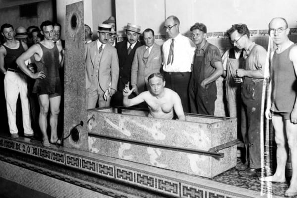 houdini-coffin-escape-1920-622x415