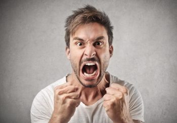 7 perguntas idiotas que nenhum gay aguenta mais responder