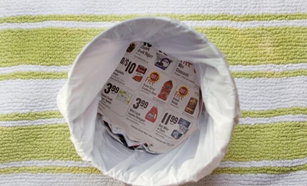 11-line-trashcan-newspaper