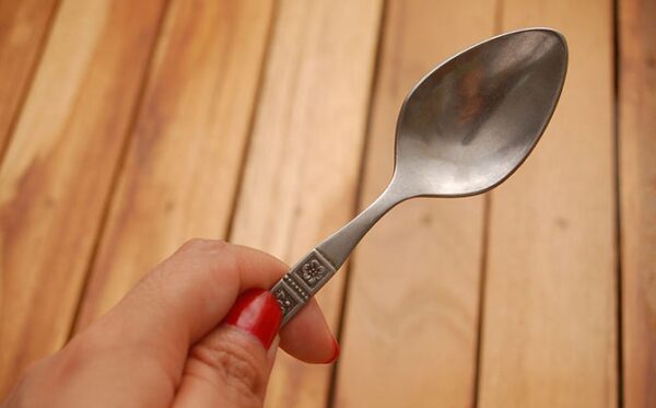 670px-How-to-Hold-a-Spoon-Step-2