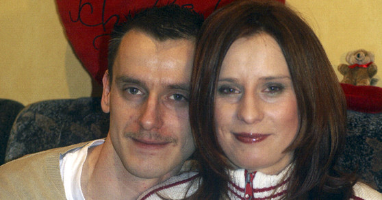 German 28-year-old Patrick S. and his sister 21-year-old Susan K. (R) pose for a photographer in Leipzig in this March 1, 2007 file photo. A German court sentenced Patrick who had four children by his sister Susan to 2-1/2 years in prison for incest in November last year. The court ordered Susan to be placed into the care of social services. The children, born in 2001, 2003, 2004 and 2005 according to newspapers, were also put into care. Incest is a criminal offence in Germany.     REUTERS/Idecon-Team     (GERMANY) - RTR1N852