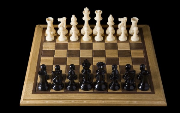 No xadrez, por que as brancas iniciam? - Quora
