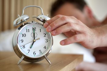 Por que usamos tanto a opção soneca dos despertadores?