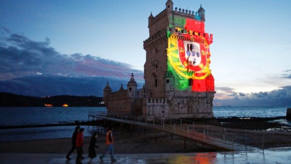 torre_belem_lisboa_portugal_bandeira_Reuters