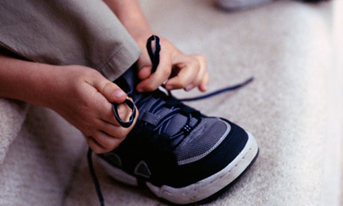 To Tie Someone S Shoe Laces To Tie Someone S Shoe Laces