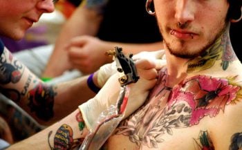 16 lugares do corpo que menos doem e os que mais doem pra fazer tatuagem