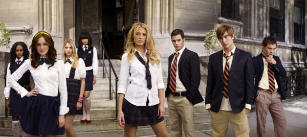 Gossip Girl-- Pictured: (l-r) Nicole Fiscella, Leighton Meester, Taylor Momsen, Nan Zhang, Blake Lively, Penn Badgley, Chace Crawford, Ed Westwick stars in GOSSIP GIRL on THE CW. Photo Credit: The CW / Andrew Eccles © 2007 The CW Network, LLC. All Rights Reserved.