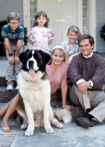 Beethoven (1992) Directed by Brian Levant Shown from left: (front) Bonnie Hunt (as Alice), St. Bernard dog Beethoven (as Beethoven), Charles Grodin (as George), (back) Christopher Castile (as Ted), Sarah Rose Karr (as Emily), Nicholle Tom (as Ryce)
