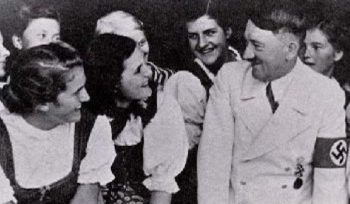 21 fotos impactantes feitas pelo fotógrafo de Hitler