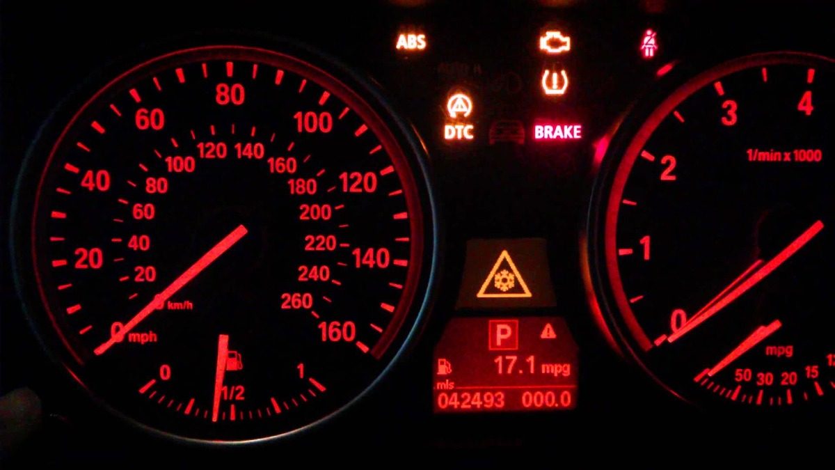 10 símbolos no painel do carro que todo mundo conhece mas pouca gente sabe o que significam