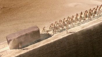 Era assim que os egípcios moviam as gigantes pedras para construir pirâmides