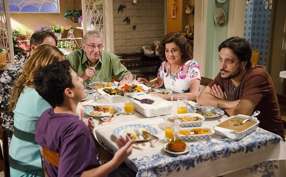 9 coisas que todo mundo passa nos almoços de domingo em família