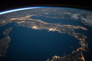 NASA descobre 219 novos planetas e 10 podem ser iguais a Terra