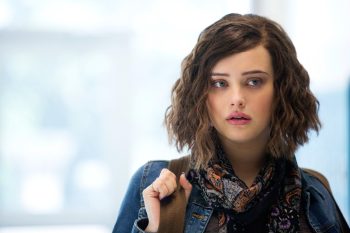 Katherine Langford, a Hannah de 13 Reasons Why, está cotada para interpretar Batgirl