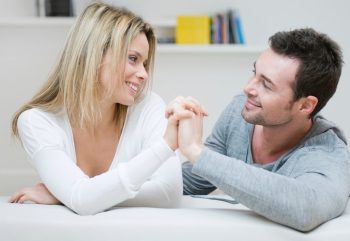 8 coisas que todo casal faz (sem exceções)
