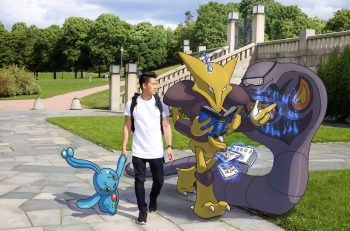 Ilustrador tira fotos com Pokémon ao redor do mundo