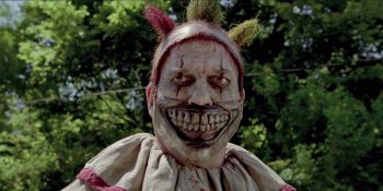 American Horror Story – Cena de Show de Aberrações que você deve reassistir antes de ver Cult