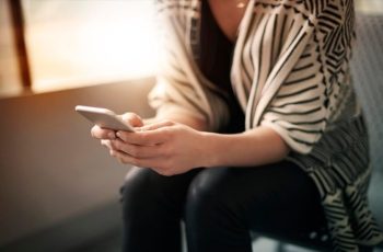 Isso é o que pode acontecer com quem fica 24 horas seguidas mexendo no celular